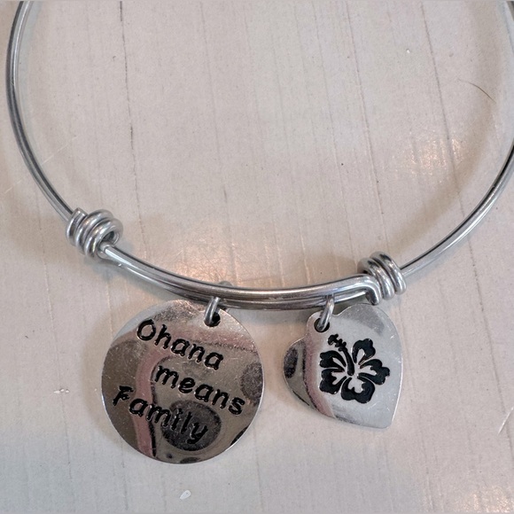 Hibiscus Flower Hawaiian Ohana Means Family Bracelet - Picture 8 of 11